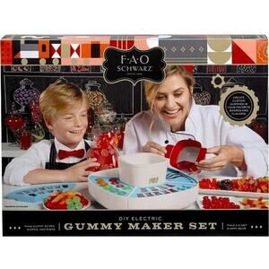 F.A.O. Schwarz Gummy Candy Maker Kit Electric Bears Worms Rings Yields 40 Pieces